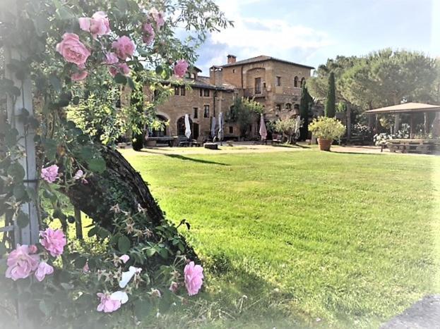 Domaine De La Ruisseliere Hotel Lacenas Екстериор снимка